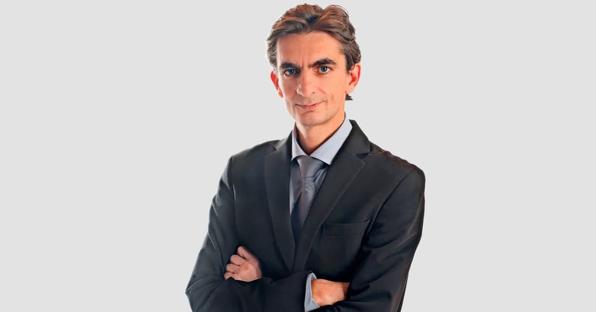 Foto su sfondo grigio di Nicola De Rossi